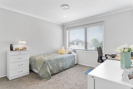 Photo of property in 13 Feist Street, Carterton, 5713