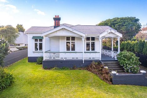 Photo of property in 86 Great North Road, Saint Johns Hill, Whanganui, 4500