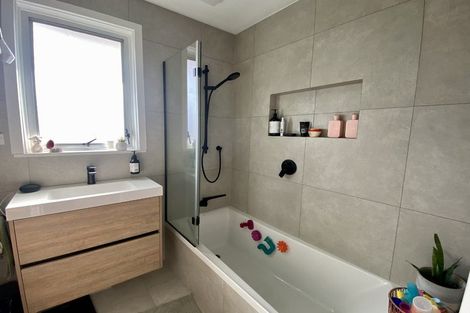 Photo of property in 14 Orton Street, Glenfield, Auckland, 0627