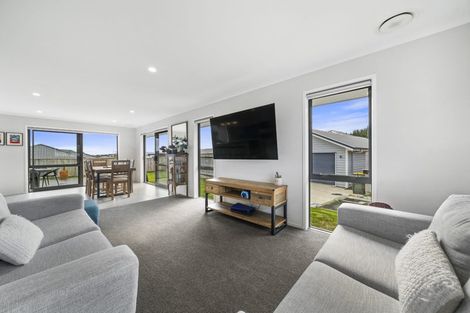 Photo of property in 7 Weatherdeck Close, Whitby, Porirua, 5024