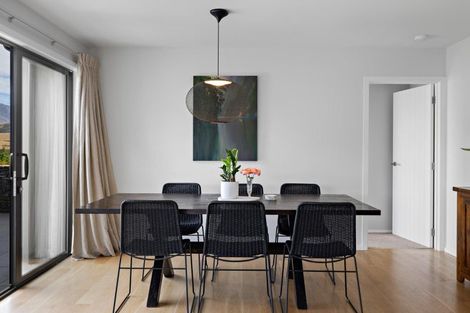 Photo of property in 4 Kinross Lane, Jacks Point, Queenstown, 9371