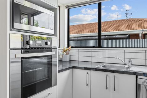 Photo of property in 2/151 Northcote Road, Northcote, Christchurch, 8052