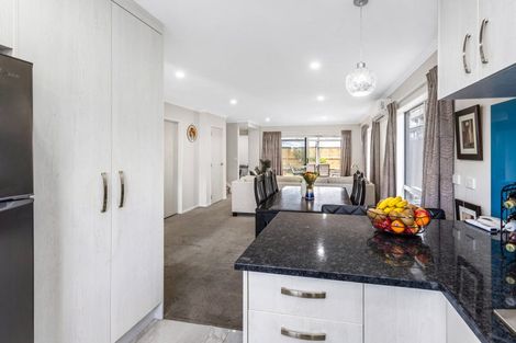 Photo of property in 16 Dolbel Place, Mangere East, Auckland, 2024