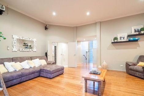 Photo of property in 5 Chateau Rise, Flat Bush, Auckland, 2016