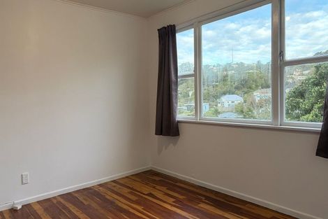 Photo of property in 147 Ruskin Road, Newlands, Wellington, 6037