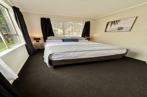 Photo of property in 48 Fyvie Avenue, Tawa, Wellington, 5028