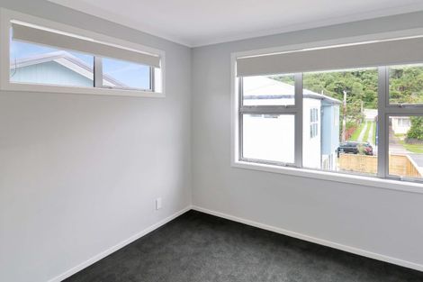 Photo of property in 4d Horoeka Street, Stokes Valley, Lower Hutt, 5019