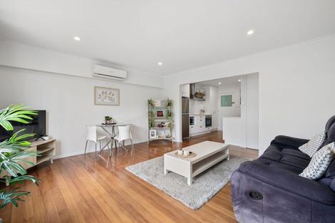 Photo of property in 2/49 Brockworth Place, Riccarton, Christchurch, 8011