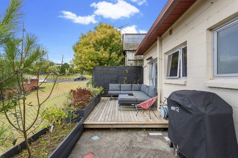 Photo of property in 2/22c Evans Road, Glen Eden, Auckland, 0602