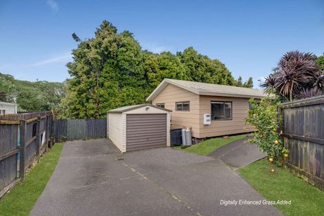 Photo of property in 2/10 Kirklow Place, Goodwood Heights, Auckland, 2105