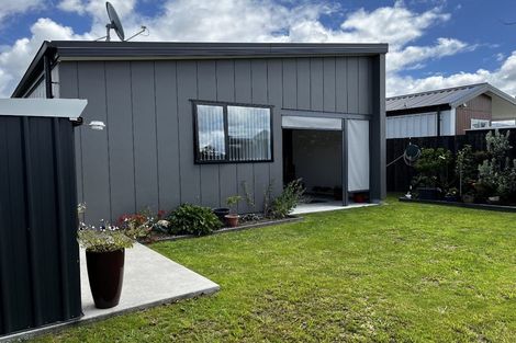 Photo of property in 12 Hirere Road, Whitford, Howick, 2571