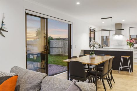 Photo of property in 9 Tawatawa Street, Long Bay, Auckland, 0630