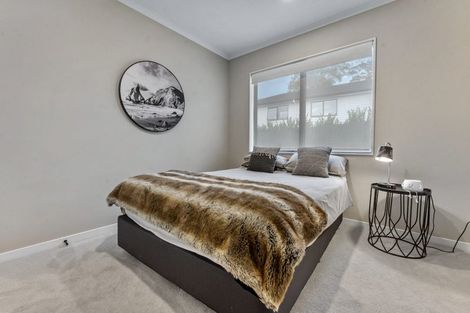 Photo of property in 63 Symes Drive, Red Beach, 0932