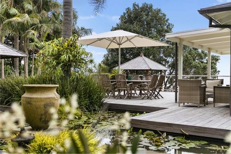 Photo of property in 100 Cornwallis Road, Cornwallis, Auckland, 0604