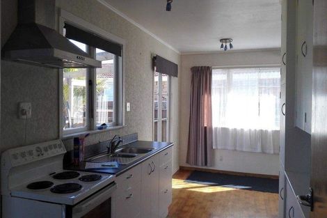 Photo of property in 77 Dale Crescent, Pakuranga, Auckland, 2010