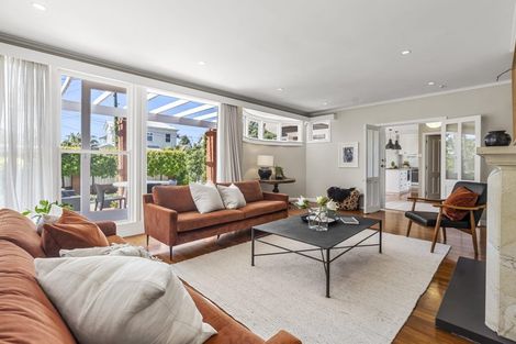 Photo of property in 6 Takarunga Road, Devonport, Auckland, 0624