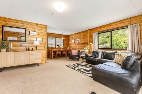 Photo of property in 17 Forest Road, Pinehaven, Upper Hutt, 5019