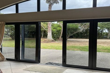 Photo of property in 115 Station Road, Kumeu, 0891