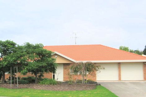 Photo of property in 28 Ponderosa Drive, Oteha, Auckland, 0632