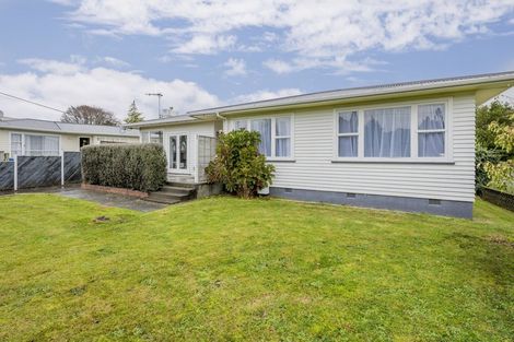 Photo of property in 12 Highbury Drive, Levin, 5510