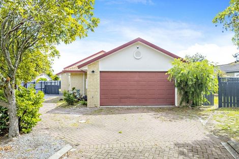 Photo of property in 4c Sheriff Place, Randwick Park, Auckland, 2105