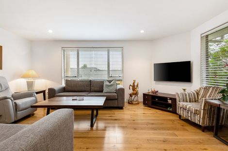 Photo of property in 25 Henry Partington Place, Greenhithe, Auckland, 0632