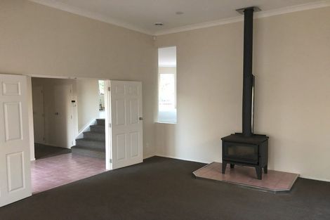 Photo of property in 23 Simon Owen Place, Golflands, Auckland, 2013