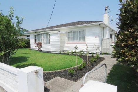 Photo of property in 20 Cameron Street, New Plymouth, 4310