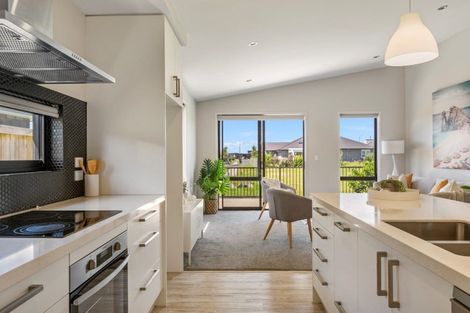 Photo of property in 81 Te Kio Crescent, Papamoa Beach, Papamoa, 3118