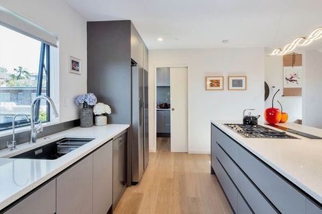 Photo of property in 73d East Coast Road, Castor Bay, Auckland, 0620