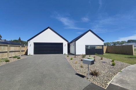 Photo of property in 21 Dray Place, Halswell, Christchurch, 8025