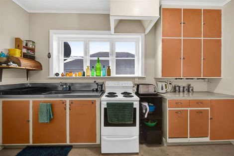 Photo of property in 40-42 Dixon Avenue, Hawera, 4610