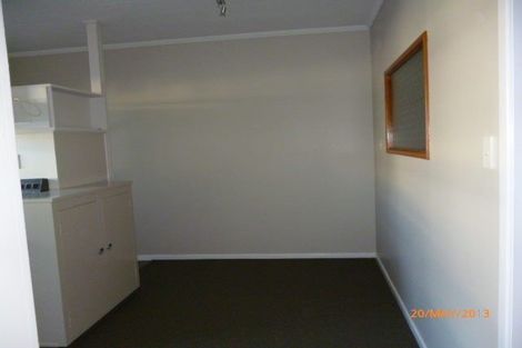 Photo of property in 2/210 Grove Road, Mayfair, Hastings, 4122