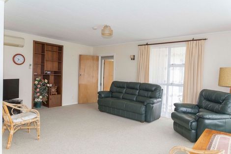 Photo of property in 72 Barraud Street, Dannevirke, 4930