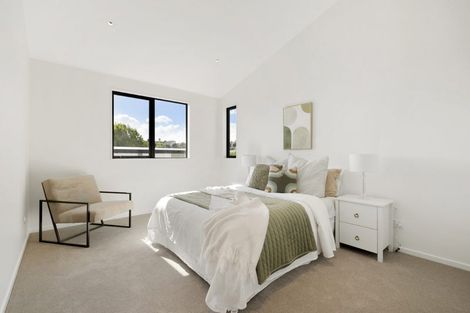 Photo of property in 8a Serrata Place, Browns Bay, Auckland, 0630