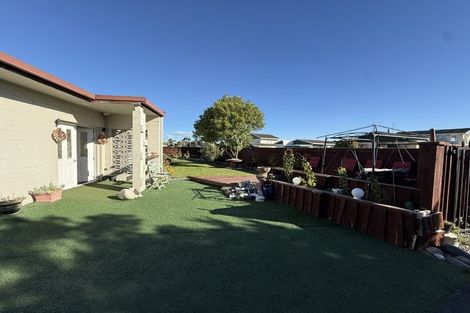 Photo of property in 1 Luxton Place, Rangiora, 7400