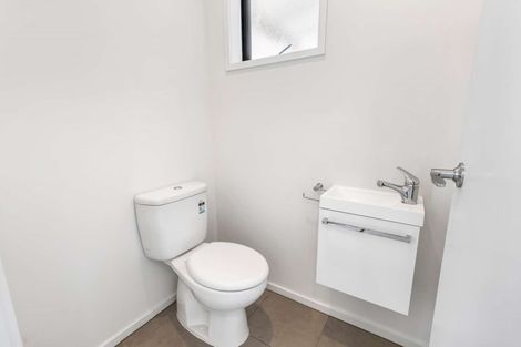 Photo of property in 2 Fermi Lane, Papakura, 2110