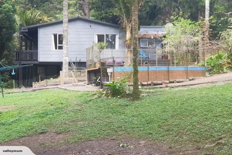 Photo of property in 16 Napuka Road, Henderson Valley, Auckland, 0612