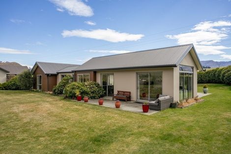 Photo of property in 38 Judge And Jury Drive, Lake Hayes, Queenstown, 9304