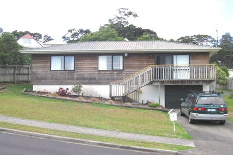 Photo of property in 2/3 Fernlea Rise, Bayview, Auckland, 0629