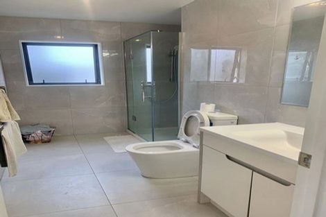 Photo of property in 98 Cardiff Road, Pakuranga, Auckland, 2010