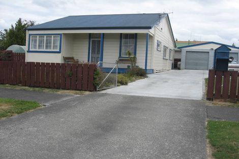 Photo of property in 16 Queen Street, Feilding, 4702