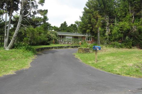 Photo of property in 101 Motu Road, Kumeu, 0891