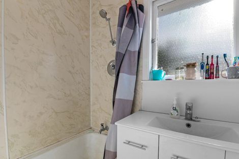 Photo of property in 2 Spencer Street, Western Heights, Rotorua, 3015