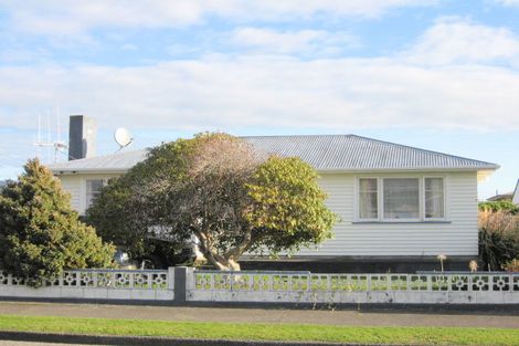 Photo of property in 12 Meadowvale Drive, Levin, 5510