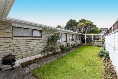 Photo of property in 1 Byron Place, Whalers Gate, New Plymouth, 4310