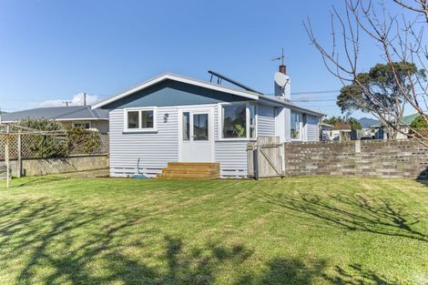 Photo of property in 6 Buckland Place, Spotswood, New Plymouth, 4310