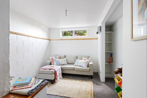 Photo of property in 41 Laingholm Drive, Laingholm, Auckland, 0604