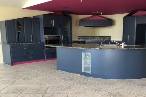 Photo of property in 473 East Coast Road, Murrays Bay, Auckland, 0630