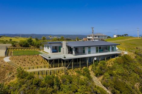 Photo of property in 110 Constable Road, Muriwai, Waimauku, 0881